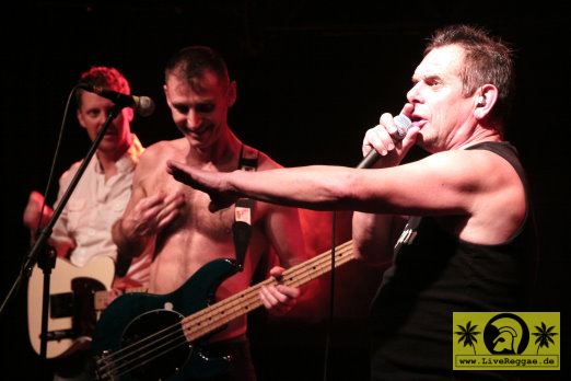 Mark Foggo (NL) meets The Hotknives - It-s Skatime, Kassablanca Jena - 29. Oktober 2011 (2).JPG